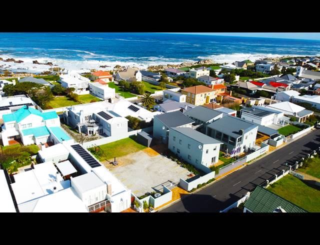 M² LODGE FOR SALE IN KLEINMOND CENTRAL